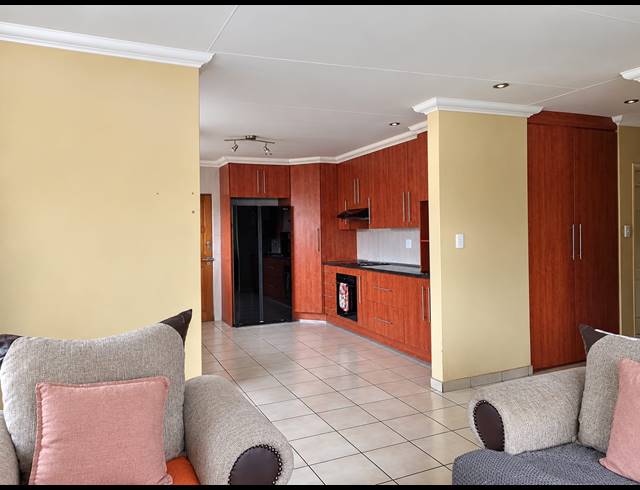 2 BEDROOM FREEHOLD TO LET IN KOOKRUS